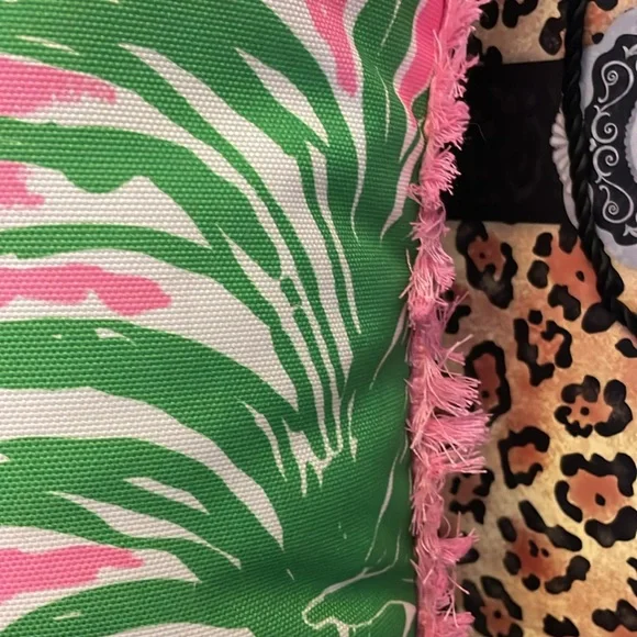 LILY PULITZER REVERSIBLE CUSHION OUTDOOR SQUARE PILLOW GREEN PINK GOLD WHITE - Picture 3 of 6